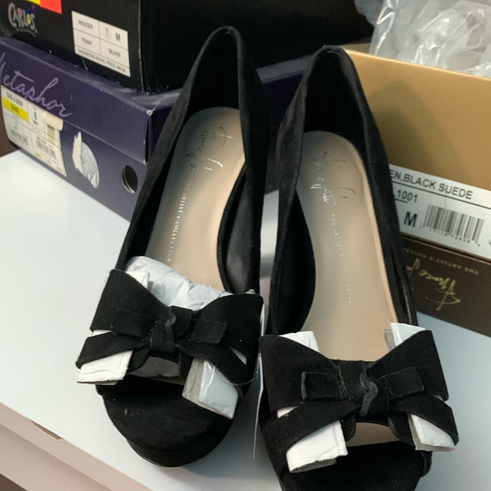 Back suede peep toed heels